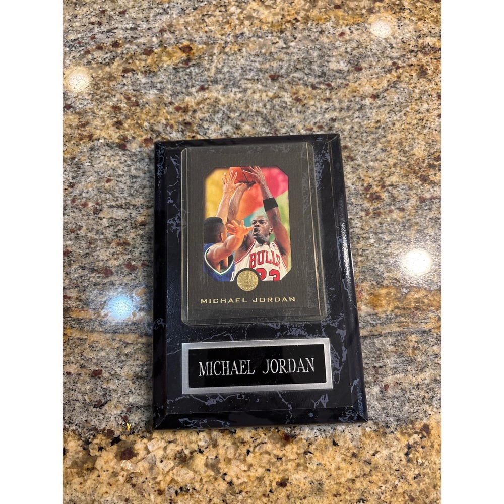 Michael Jordan 1996 SkyBox Z-Force Card #10 Mounted Plaque Chicago Bulls NBA 5x6